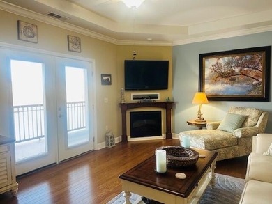 Enjoy a resort feel as you view Cherokee Lake from your living - photo 10