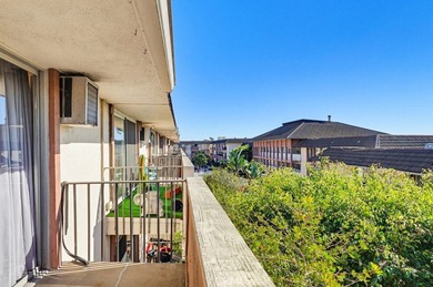 Don't miss this wonderful condo in the Park Ocean condominiums