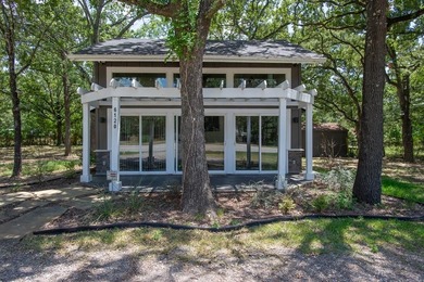 Cedar Creek Lake Home For Sale in Log Cabin Texas