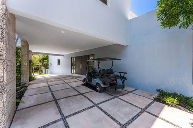 A truly exceptional Miami Modern Tropical residence set on a - photo 4
