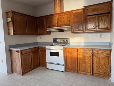 Enjoy peaceful waterfront living with this 1991 manufactured - photo 8