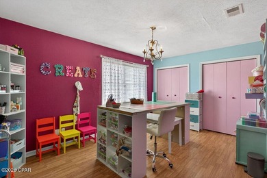 Escape to the beauty of country living with this charming - photo 12