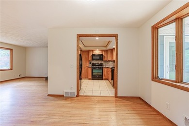Welcome to your own Oasis, where timeless charm meets modern - photo 12