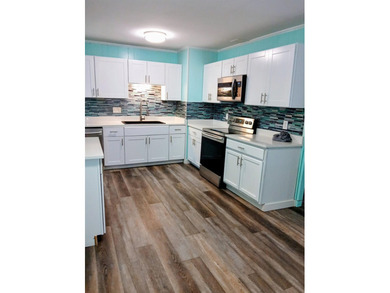 Coastal Charm & Modern Comfort - Blocks from the Beach with No - photo 2