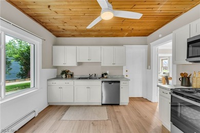 Welcome to this fully updated duplex in the heart of Euclid - photo 12