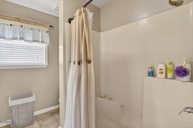 Escape to the beauty of country living with this charming - photo 14