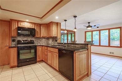 Welcome to your own Oasis, where timeless charm meets modern - photo 14