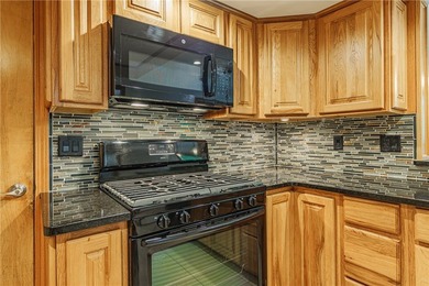 Welcome to your own Oasis, where timeless charm meets modern - photo 17