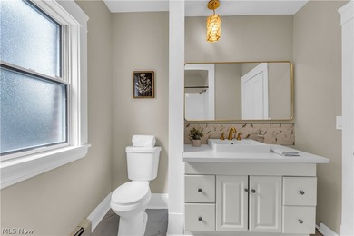 Welcome to this fully updated duplex in the heart of Euclid - photo 18