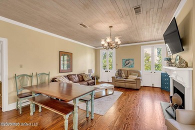 Acadian cottage, 3 bed, 2 1/2 bath, three levels with interior - photo 21