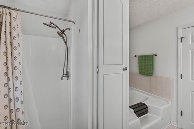 Welcome home to this charming 3-bedroom, 2-bathroom residence - photo 23