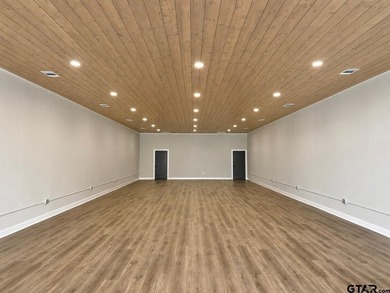Prime Downtown Quitman, TX Commercial Building, Turnkey - photo 3