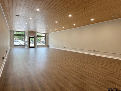 Prime Downtown Quitman, TX Commercial Building, Turnkey - photo 4