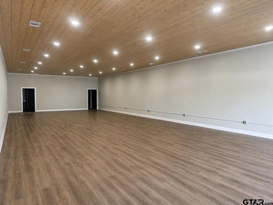 Prime Downtown Quitman, TX Commercial Building, Turnkey - photo 5