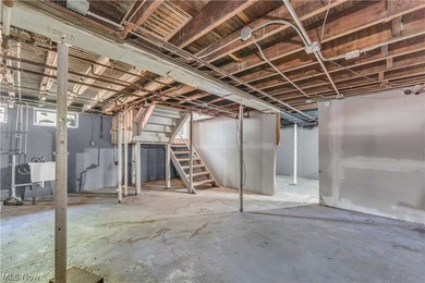 Welcome to this fully updated duplex in the heart of Euclid - photo 37