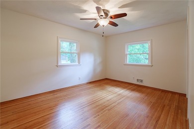 Welcome to your own Oasis, where timeless charm meets modern - photo 39