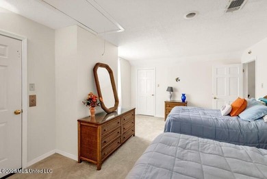 Acadian cottage, 3 bed, 2 1/2 bath, three levels with interior - photo 40