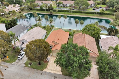 SUPERB SINGLE STORY 4 BED/2.5 BATH WATERFRONT HOME! Room to - photo 2