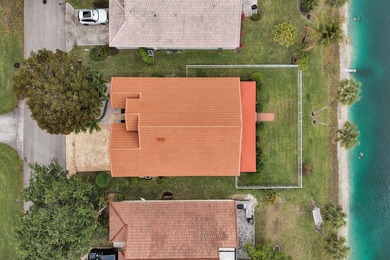 SUPERB SINGLE STORY 4 BED/2.5 BATH WATERFRONT HOME! Room to - photo 3