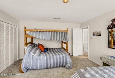Acadian cottage, 3 bed, 2 1/2 bath, three levels with interior - photo 47