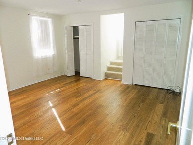 Acadian cottage, 3 bed, 2 1/2 bath, three levels with interior - photo 48