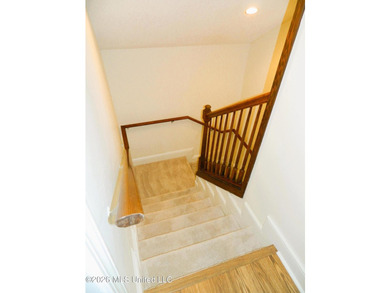 Acadian cottage, 3 bed, 2 1/2 bath, three levels with interior - photo 50