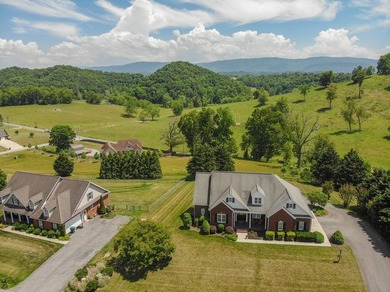 Spacious 4BR/4BA single-family home located just minutes from - photo 4