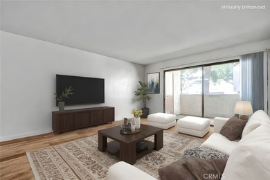 Absolutely gorgeous and completely renovated, this 2-bedroom - photo 2
