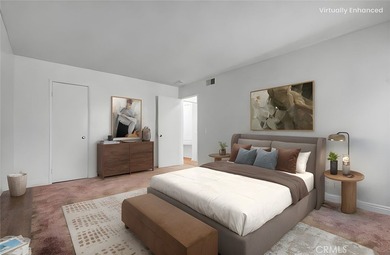 Absolutely gorgeous and completely renovated, this 2-bedroom - photo 3