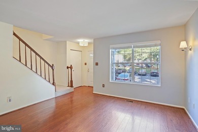 Beautifully maintained end-unit townhome in the highly desirable - photo 17