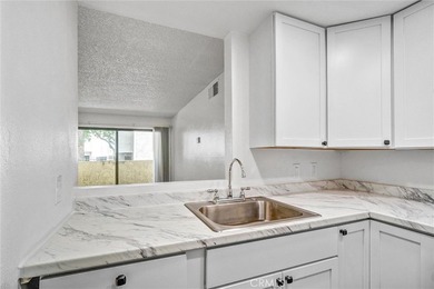 Absolutely gorgeous and completely renovated, this 2-bedroom - photo 9