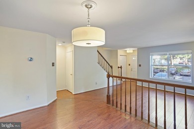 Beautifully maintained end-unit townhome in the highly desirable - photo 19