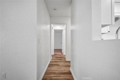 Absolutely gorgeous and completely renovated, this 2-bedroom - photo 10