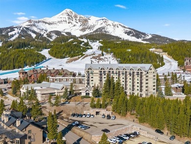 Beautiful 2nd. floor end unit providing picturesque commanding - photo 1