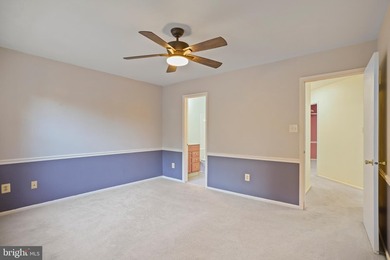 Beautifully maintained end-unit townhome in the highly desirable - photo 26
