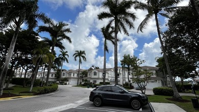 LUXURY FULL SERVICE COMMUNITY IN AVENTURA. 2 BEDROOMS AND 2 1/2 - photo 4
