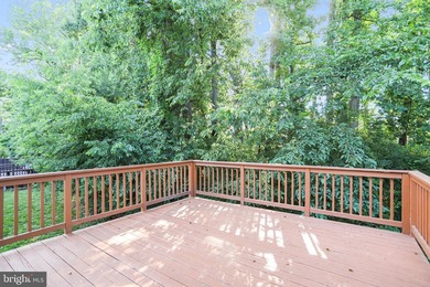 Beautifully maintained end-unit townhome in the highly desirable - photo 39