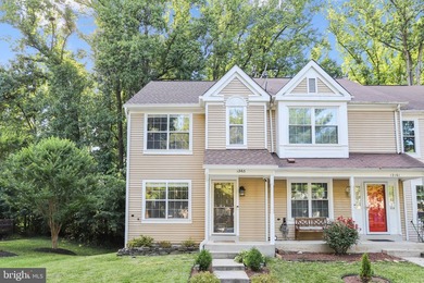 Beautifully maintained end-unit townhome in the highly desirable - photo 42