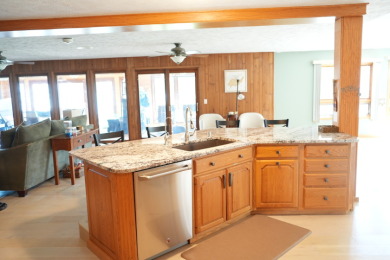 Welcome to your dream retreat on Johnson Lake! - photo 9