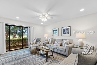 Experience coastal luxury in this beautifully renovated villa - photo 4