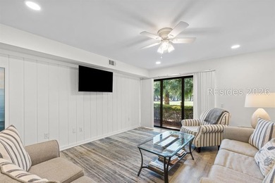 Experience coastal luxury in this beautifully renovated villa - photo 5