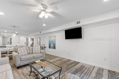 Experience coastal luxury in this beautifully renovated villa - photo 6