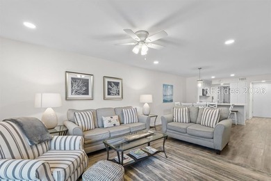Experience coastal luxury in this beautifully renovated villa - photo 7