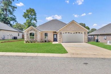 (private lake, pond, creek) Home Active Under Contract in Winona Texas