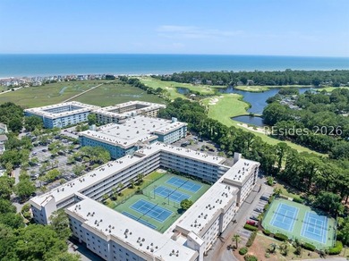 Just a short walk from the beach, this turnkey top-floor 2BR/2BA - photo 7