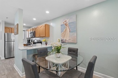 Just a short walk from the beach, this turnkey top-floor 2BR/2BA - photo 9