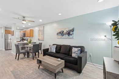 Just a short walk from the beach, this turnkey top-floor 2BR/2BA - photo 10