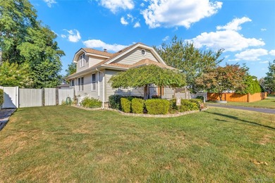 Welcome to this well-maintained 3-bedroom, 1-bathroom home - photo 3