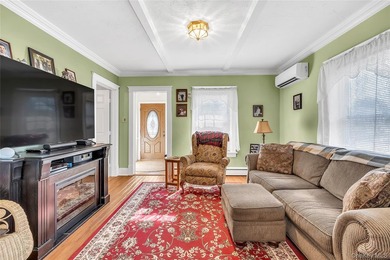 Welcome to this well-maintained 3-bedroom, 1-bathroom home - photo 5