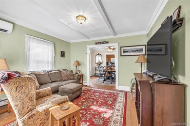 Welcome to this well-maintained 3-bedroom, 1-bathroom home - photo 6